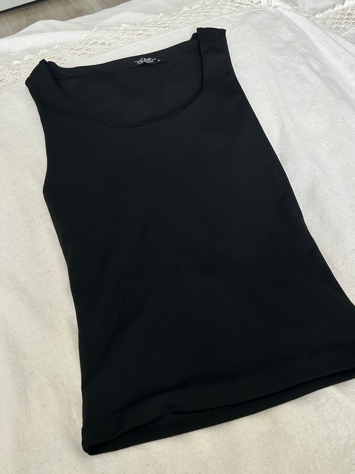 Perry Siyah Kadın İnce Askılı Atlet - Görsel 2