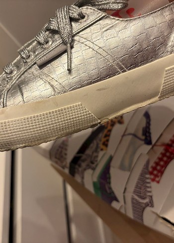 37 Beden gri Renk Gri Yılan Desenli Metalik Kadın Sneakers
