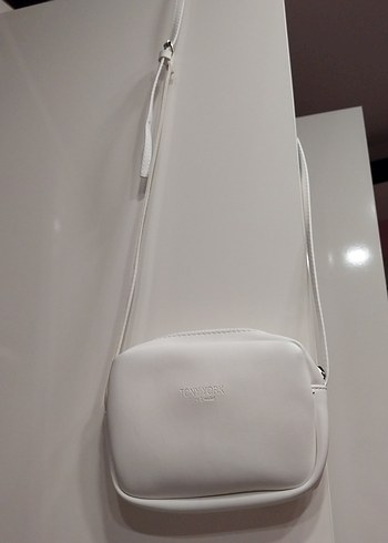 Beyaz Minimalist Kadın Çapraz Çanta