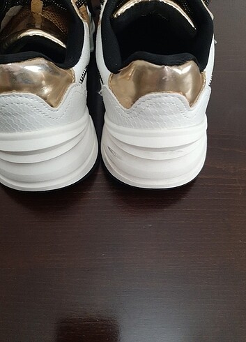 Bershka spor ayakkabi - Görsel 3