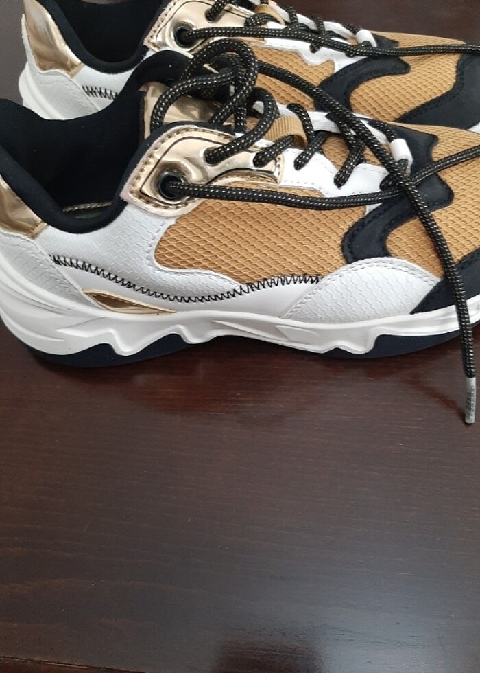 Bershka spor ayakkabi - Görsel 4