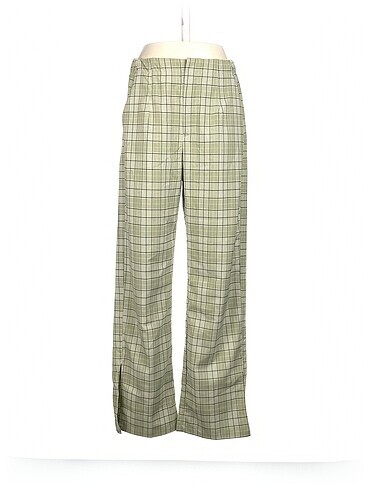 Bershka Kumaş Pantolon %70 İndirimli.