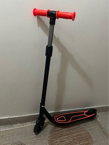 Işıklı sıfır 2 tekerlekli scooter
