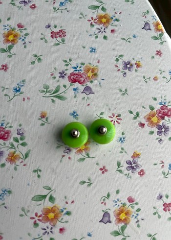 Yeşil yarım top küpe  - Görsel 5