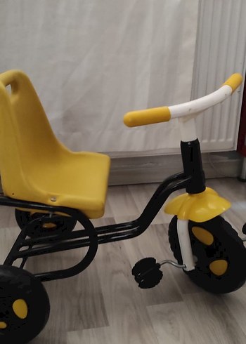 Beden Sarı Renkli Çocuk Üç Tekerlekli Bisiklet
