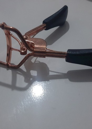 Koyu Bej Kirpik Kıvırıcı - Görsel 3