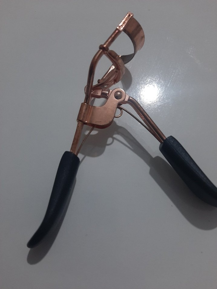 Koyu Bej Kirpik Kıvırıcı - Görsel 4