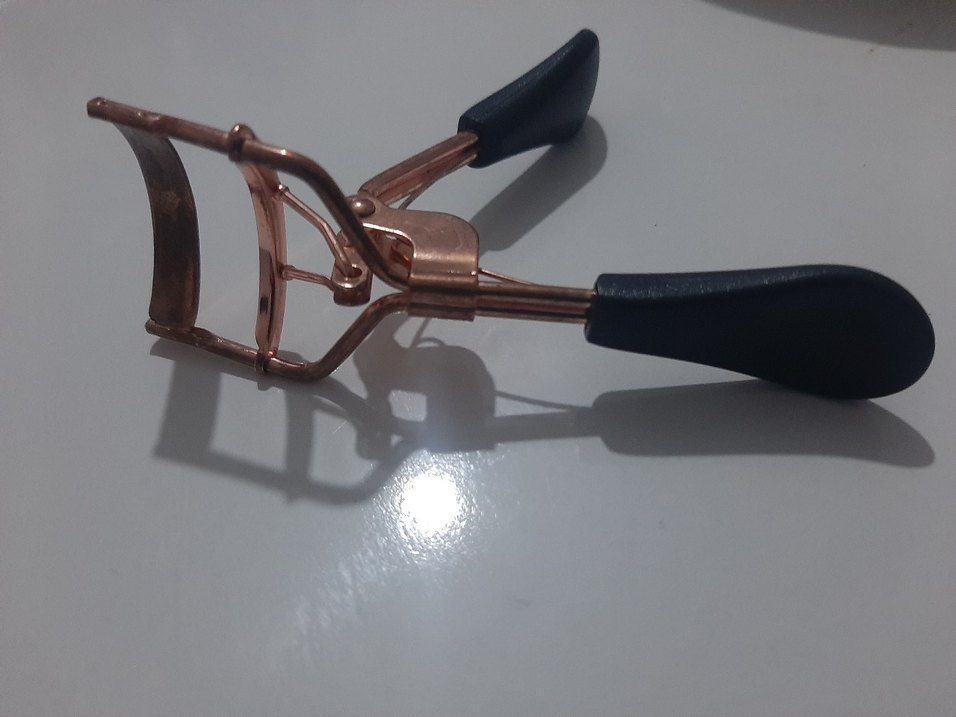 Koyu Bej Kirpik Kıvırıcı - Görsel 3