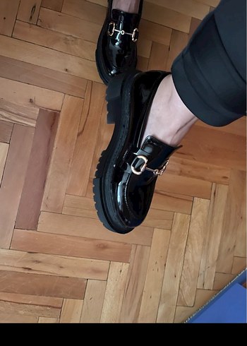 Siyah Parlak Platform Topuklu Tokalı Kadın Loafer - Görsel 3