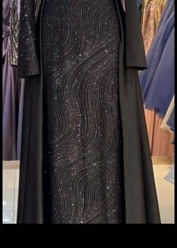Siyah Parlak Drapeli Uzun Abiye Elbise - Görsel 3