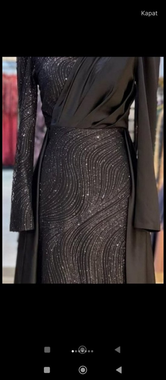 Siyah Parlak Drapeli Uzun Abiye Elbise - Görsel 2