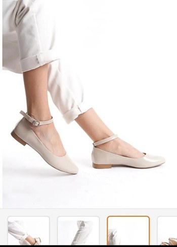 Bej Minimalist Kemerli Kadın Babet