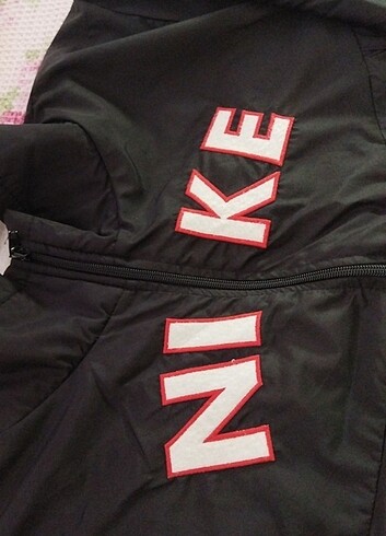 Nike yağmurluk 