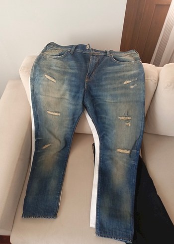 33 Beden beyaz Renk 3 adet kot pantolon