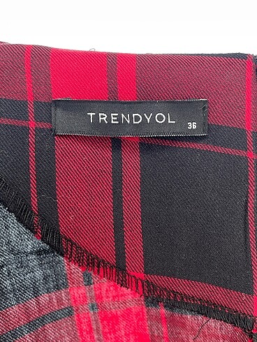 36 Beden çeşitli Renk Trendyol & Milla Kısa Elbise %70 İndirimli.