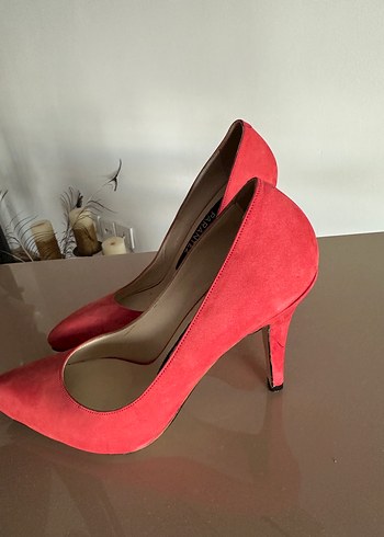 Kırmızı Süet Stiletto Topuklu Kadın Ayakkabı - Görsel 4