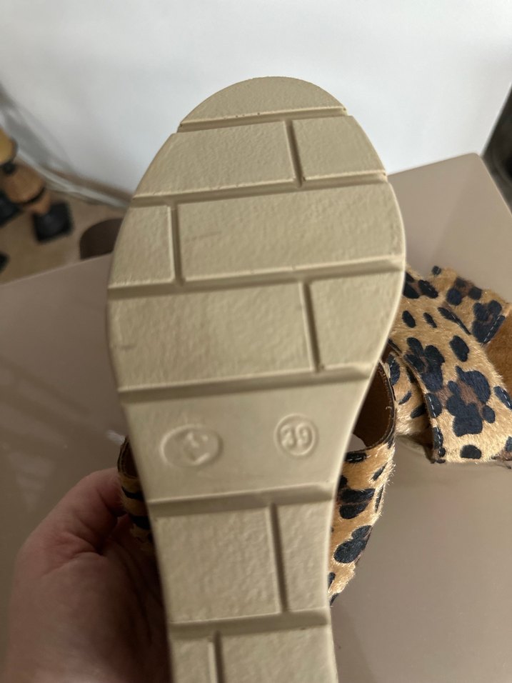 Kahverengi Leopar Desenli Dolgu Topuk Terlik - Görsel 4