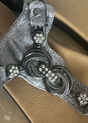 Gri Yılan Desenli Dolgu Topuklu Kadın Sandalet - Görsel 2