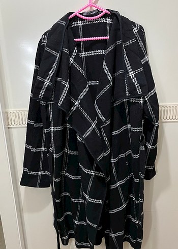 Siyah Ekose Desenli Uzun Kadın Kaban - Görsel 3