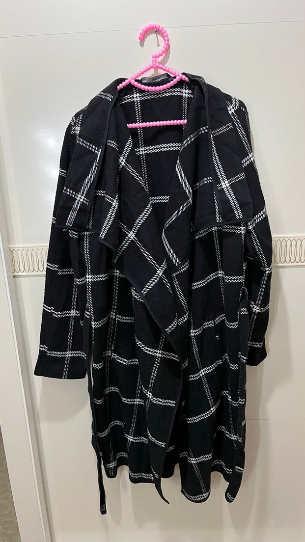 Siyah Ekose Desenli Uzun Kadın Kaban - Görsel 3