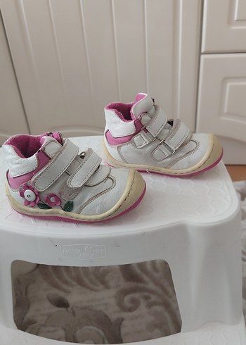 Kız Bebek Beyaz Cırt Cırtlı İlk Adım Ayakkabısı - Görsel 2