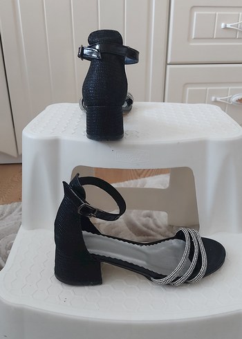 Tokalı Blok Topuklu Siyah Yılan Desenli çocuk Ayakkabı - Görsel 3