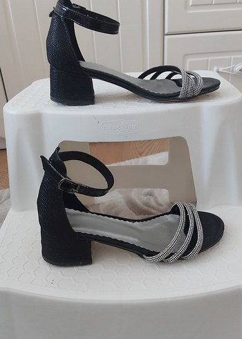 Tokalı Blok Topuklu Siyah Yılan Desenli çocuk Ayakkabı - Görsel 2