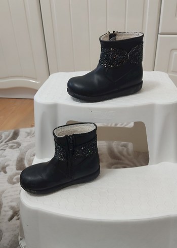 Kız Çocuk Siyah Tokalı Kauçuk Bot - Görsel 6