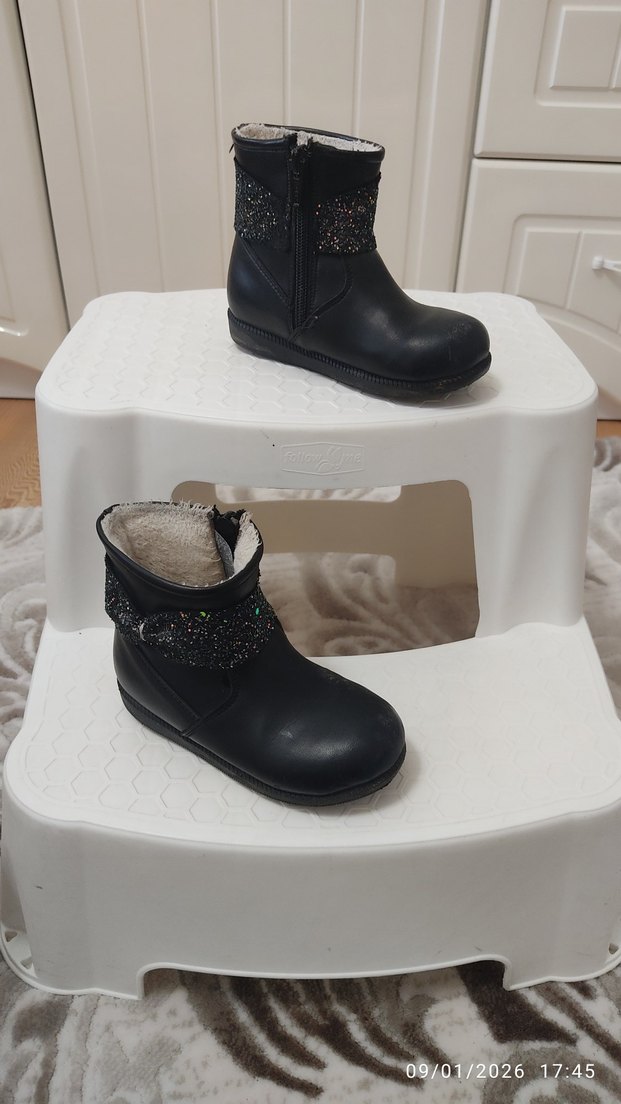 Kız Çocuk Siyah Tokalı Kauçuk Bot - Görsel 2