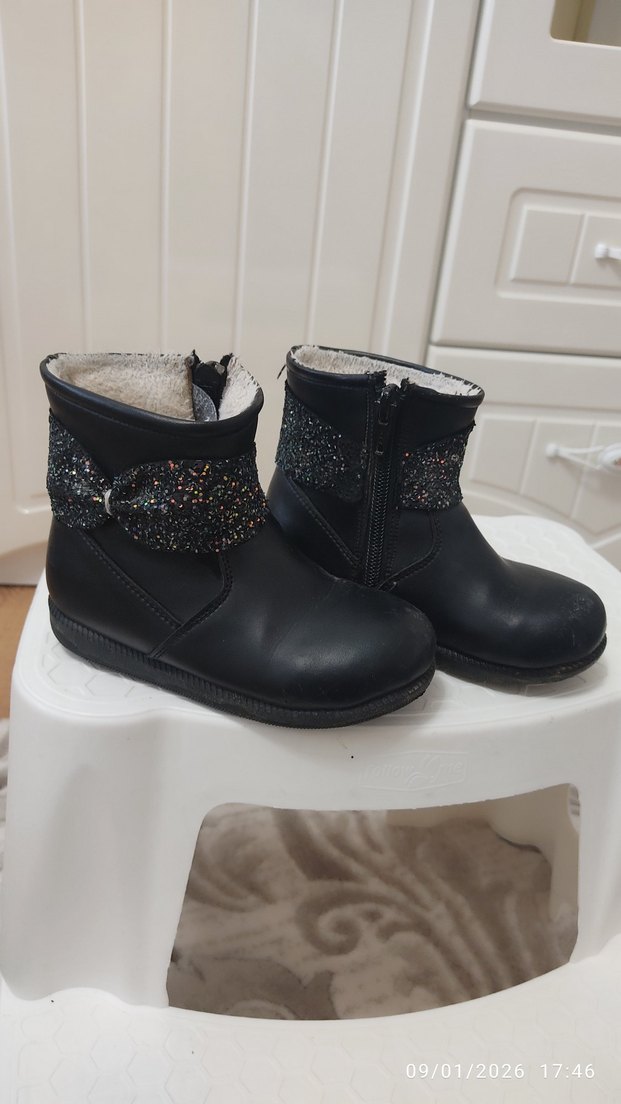 Kız Çocuk Siyah Tokalı Kauçuk Bot - Görsel 3