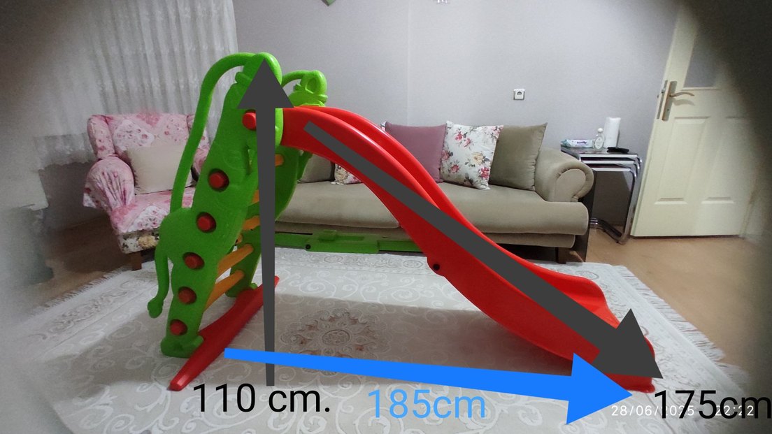 Renkli Çocuk Kaydırağı ve Oyuncak - Görsel 2