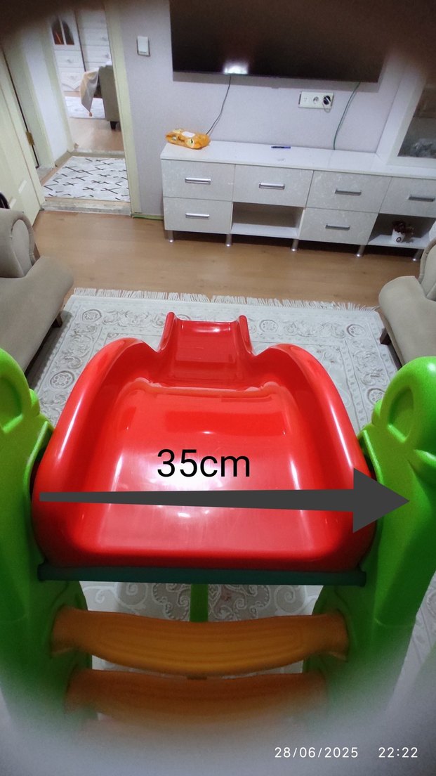 Renkli Çocuk Kaydırağı ve Oyuncak - Görsel 3