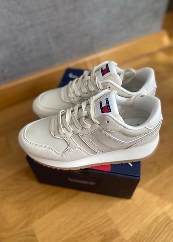 Tommy Hilfiger Tommy Hilfiger Beyaz Bağcıklı Kadın Spor Ayakkabı