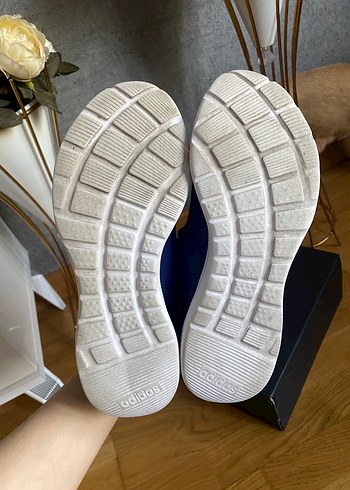 39 Beden Mavi Adidas Spor Ayakkabı, Bağcıklı, Düz Taban