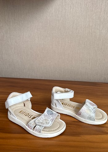 Kız Çocuk Beyaz Velcro Bantlı Sandalet - Görsel 2
