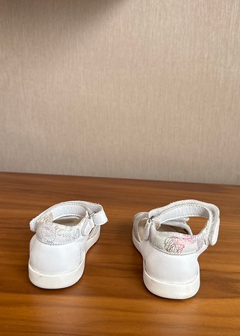Kız Çocuk Beyaz Velcro Bantlı Sandalet - Görsel 3