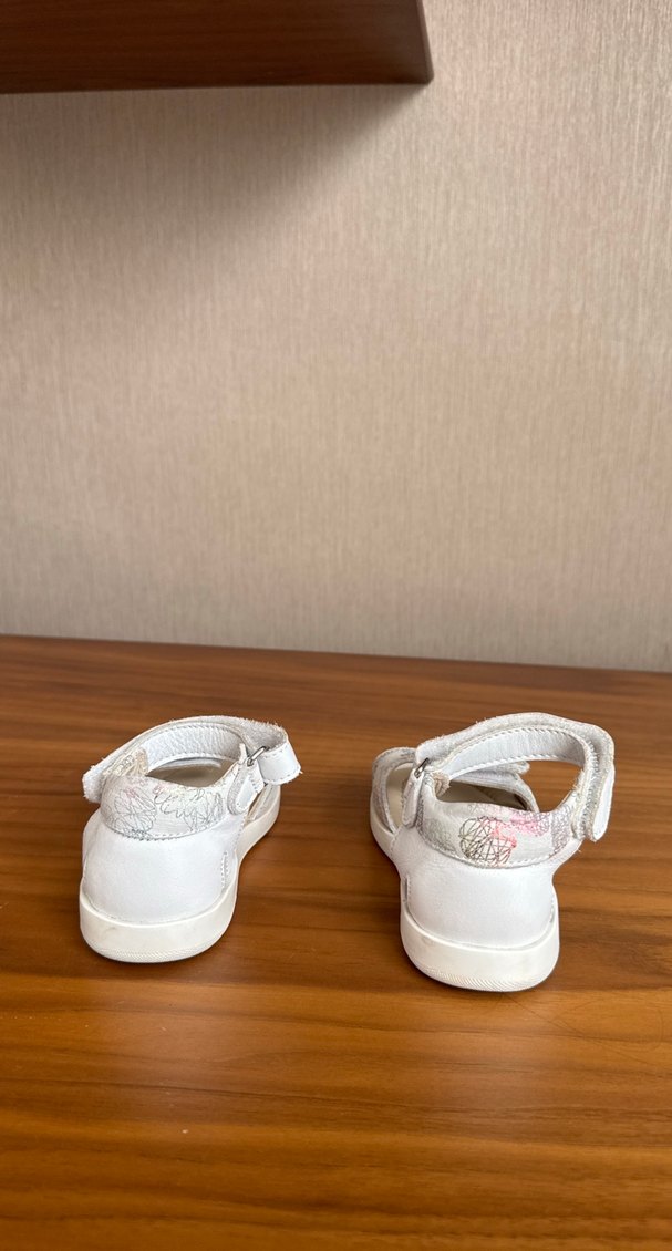 Kız Çocuk Beyaz Velcro Bantlı Sandalet - Görsel 3