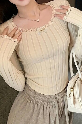 KREM COQUETTE BLUZ
