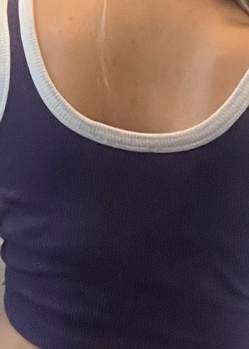 Mor V Yakalı Düğmeli Crop Top - Görsel 4