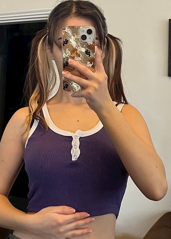 Mor V Yakalı Düğmeli Crop Top - Görsel 3