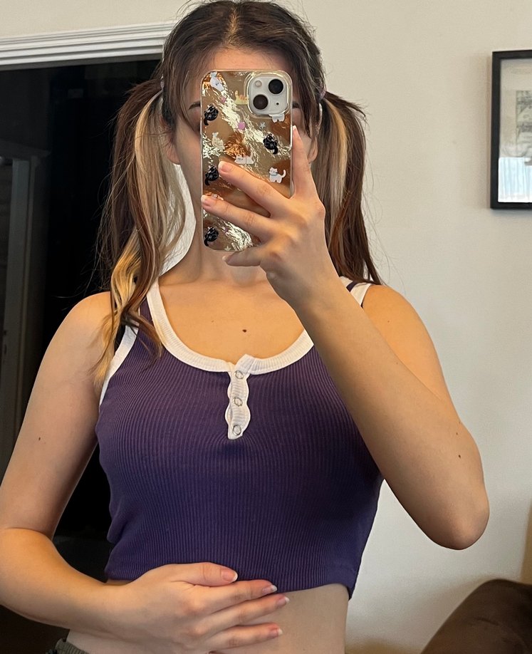 Mor V Yakalı Düğmeli Crop Top - Görsel 3