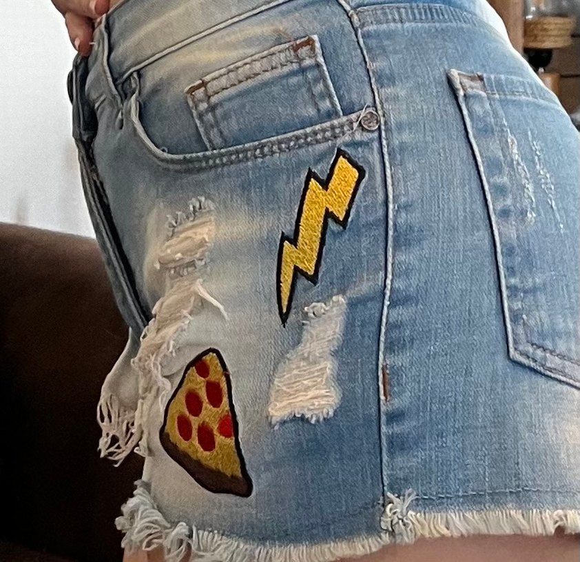 Kadın Mavi çeşitli baskılı mini kot şort - Görsel 2