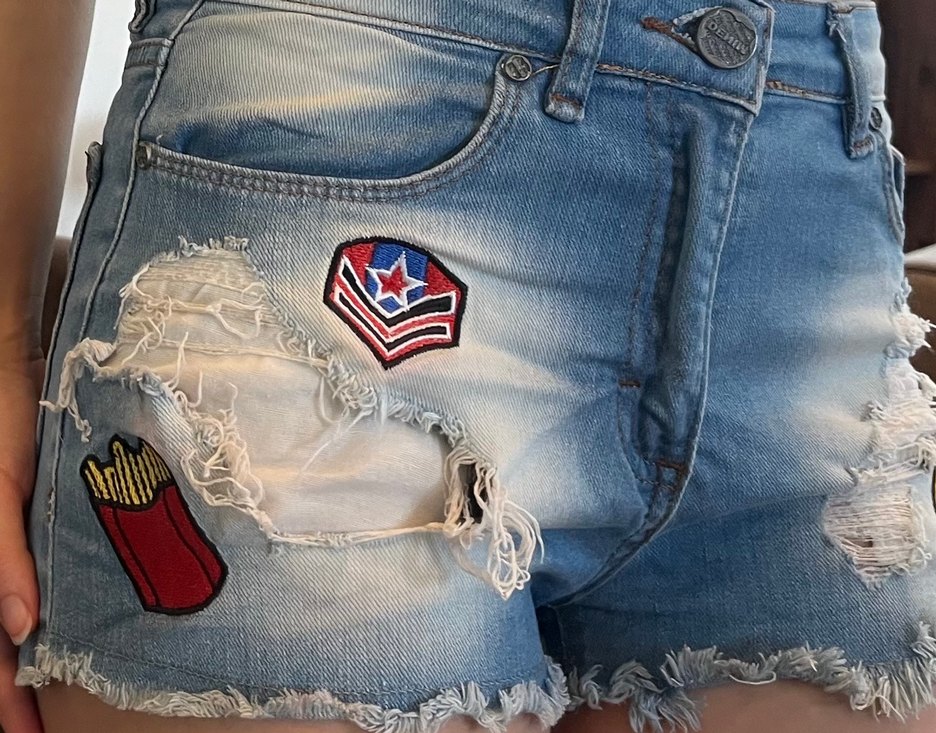 Kadın Mavi çeşitli baskılı mini kot şort - Görsel 3