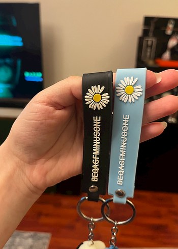 Renkli Püsküllü Kadın Anahtarlık - Görsel 3