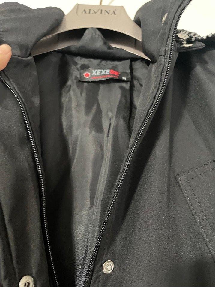 Siyah Uzun Düğmeli Kadın Yağmurluk - Görsel 3