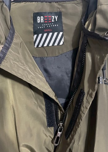 Kasın Kapüşonlu Uzun Beli Büzgü Detaylı  Yağmurluk - Görsel 3