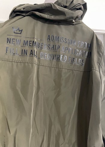 Kasın Kapüşonlu Uzun Beli Büzgü Detaylı  Yağmurluk - Görsel 5