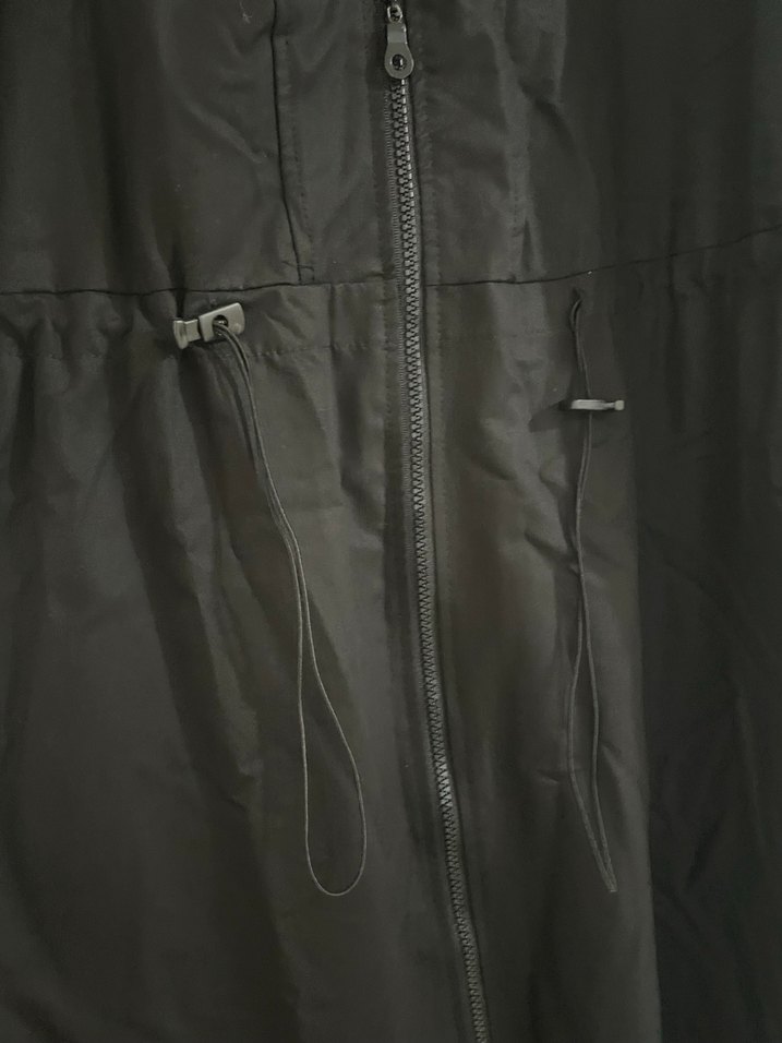 Uzun Siyah Fermuarlı Kadın Yağmurluk - Görsel 3