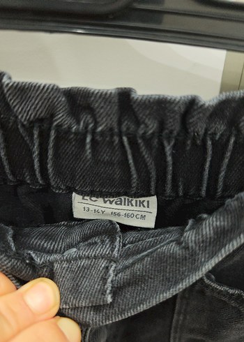 LC Waikiki çocuk Siyah Batik Desenli Kemerli Jean 13 14 yaş uygundur