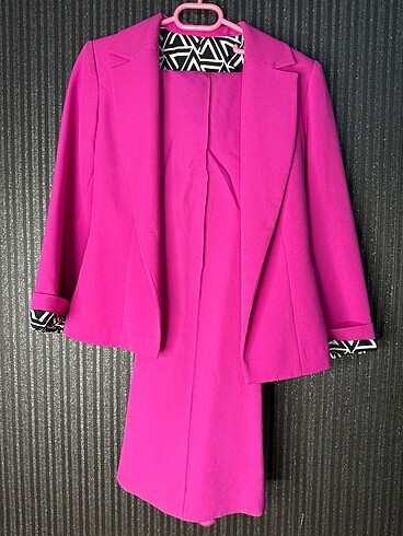 fusya ispanyol paça pantolon ve blazer takım